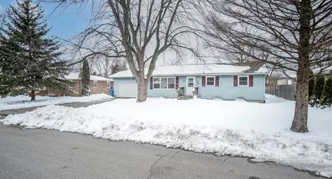 536 Mohawk Dr, Lowell, IN 46356 photo 1