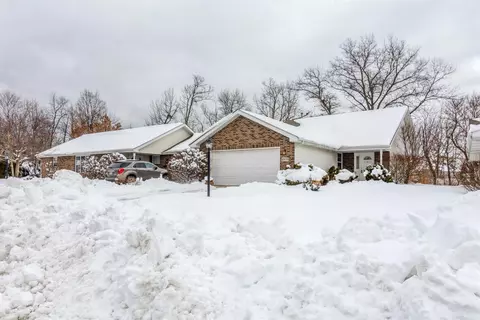 6939 Tompkins Ct, Griffith, IN 46319 photo 2