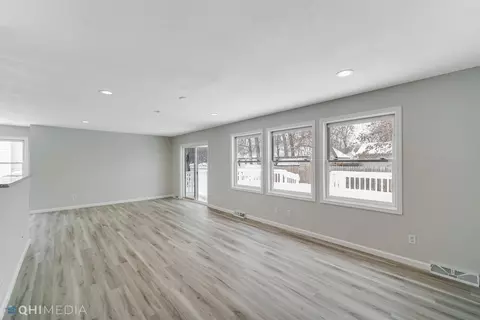 1460 Admiral Dr, Porter, IN 46304 photo 11