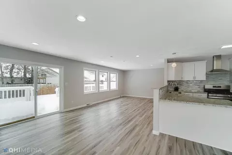 1460 Admiral Dr, Porter, IN 46304 photo 9