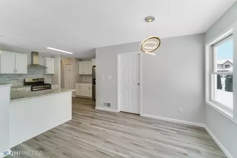 1460 Admiral Dr, Porter, IN 46304 photo 8