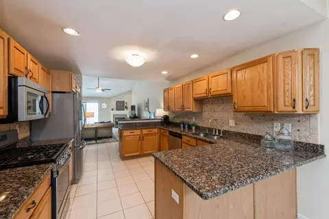 912 Cornwallis Ln, Munster, IN 46321 photo 5