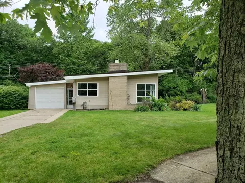 560 N Randolph Pl, Gary, IN 46403 photo 3
