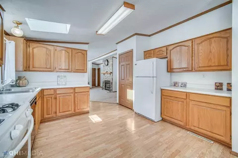 110 W 890, Wheatfield, IN 46392 photo 3