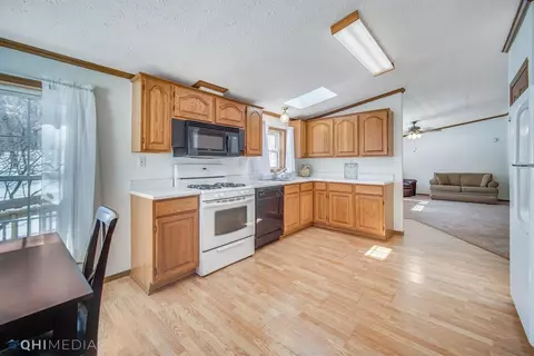 110 W 890, Wheatfield, IN 46392 photo 6
