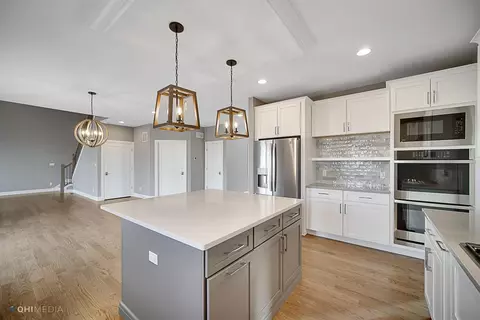 9800 Dunegrass Way, Saint John, IN 46373 photo 8