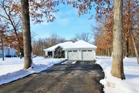 3594 Pointer Ln, Wheatfield, IN 46392 photo 2