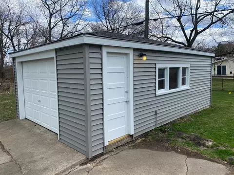 7009 Ash Pl, Gary, IN 46403 photo 2