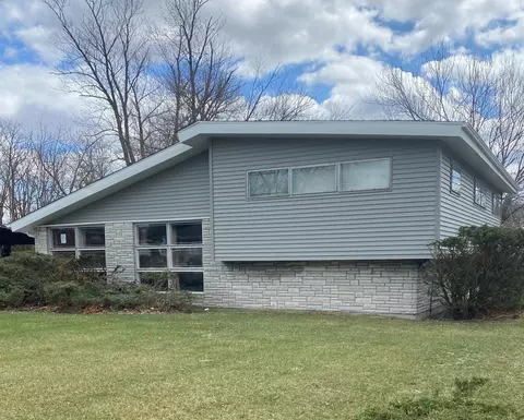 7009 Ash Pl, Gary, IN 46403 photo 1