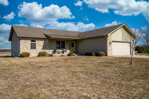 10316 Maumee Dr, De Motte, IN 46310 photo 2