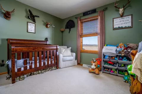 10316 Maumee Dr, De Motte, IN 46310 photo 13