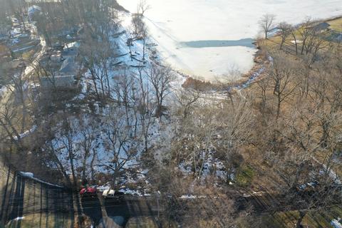 72 Old Hickory Ln, Valparaiso, IN 46385 photo 3