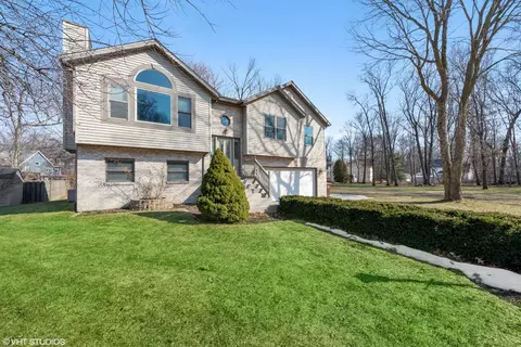 902 Commodore Ct, Porter, IN 46304 photo 1