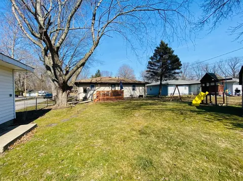 621 Michigami Trl, Porter, IN 46304 photo 3