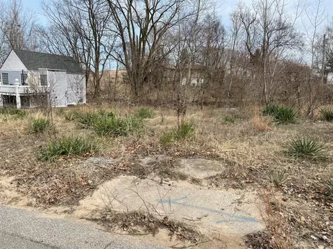 735 N Lake St, Gary, IN 46403 photo 2
