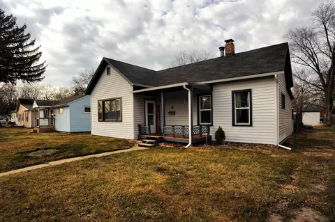 22 Lincoln St, Porter, IN 46304 photo 2