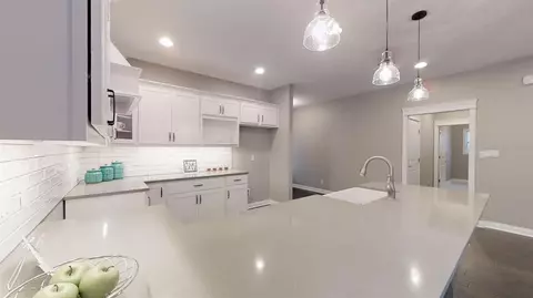 424 W Joliet St, Crown Point, IN 46307 photo 4