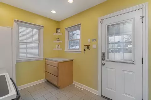 407 N Harvey St, Griffith, IN 46319 photo 9