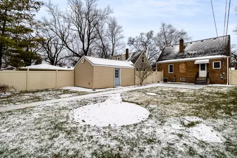 407 N Harvey St, Griffith, IN 46319 photo 3