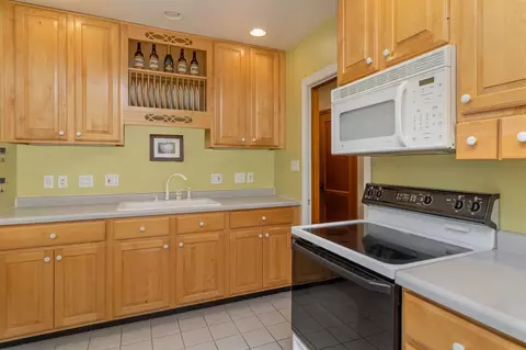 407 N Harvey St, Griffith, IN 46319 photo 8