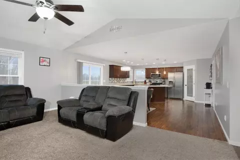 712 19th St, De Motte, IN 46310 photo 6