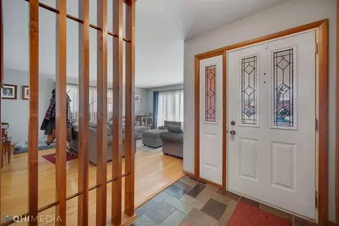 33 Carnation St, Dyer, IN 46311 photo 2