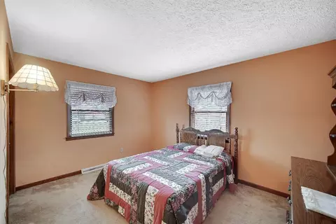 4875 E Robin Ct, Rolling Prairie, IN 46371 photo 10