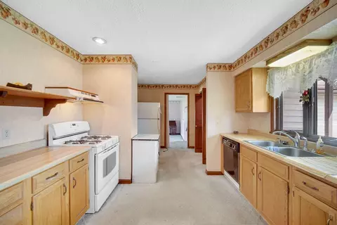 4875 E Robin Ct, Rolling Prairie, IN 46371 photo 5
