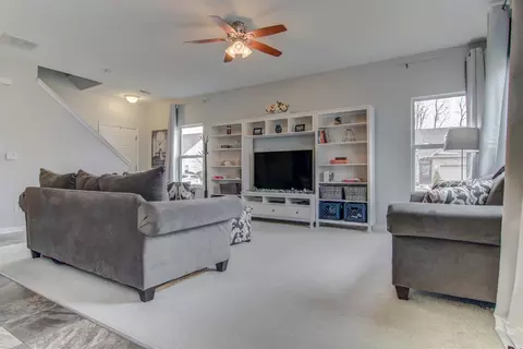 551 Clover Ln, Griffith, IN 46319 photo 6