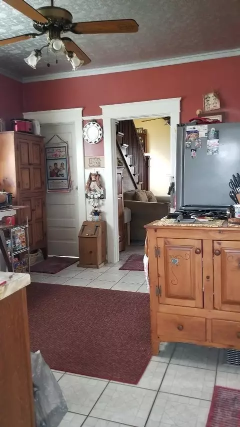 916 E St, La Porte, IN 46350 photo 13