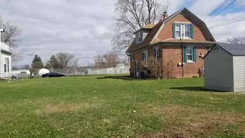 916 E St, La Porte, IN 46350 photo 27
