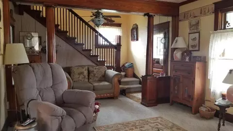 916 E St, La Porte, IN 46350 photo 6