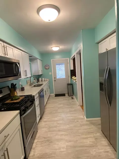 6548 Birch Pl, Gary, IN 46403 photo 3