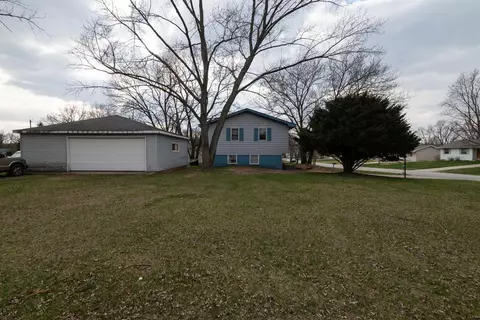 4845 E 1047, De Motte, IN 46310 photo 2
