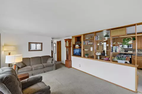 341 Maple Ln, Crown Point, IN 46307 photo 3