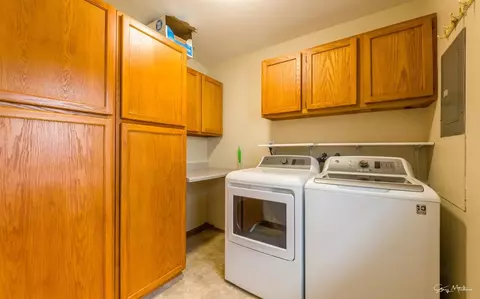 1006 E Oak St, Griffith, IN 46319 photo 11