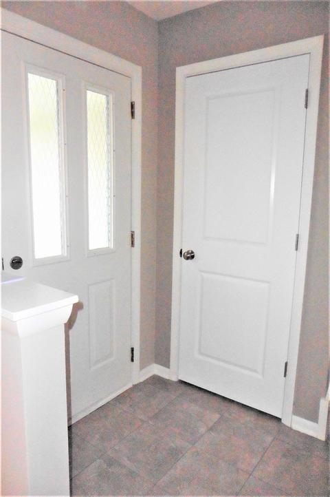 9306 Walnut Dr, Munster, IN 46321 photo 2