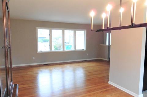 9306 Walnut Dr, Munster, IN 46321 photo 5