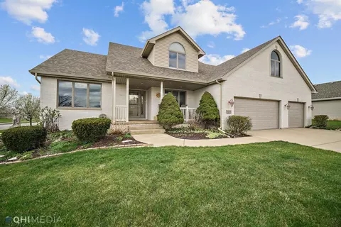 9214 Maple Ct, Saint John, IN 46373 photo 1