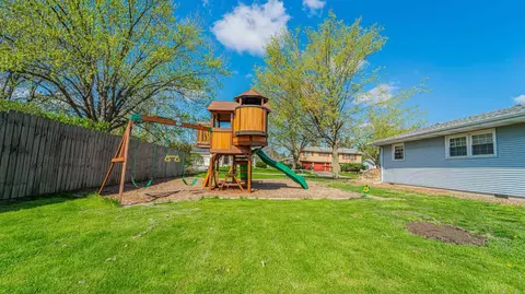 947 Apache Ct, Crown Point, IN 46307 photo 6