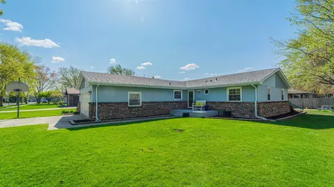 947 Apache Ct, Crown Point, IN 46307 photo 3