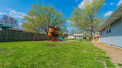 947 Apache Ct, Crown Point, IN 46307 photo 8