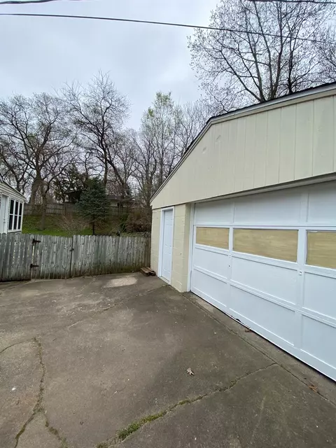 7301 Locust Ave, Gary, IN 46403 photo 22