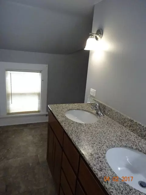 515 E North St, Crown Point, IN 46307 photo 17