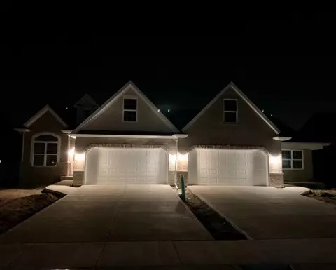 2812 W West Wind Dr, Valparaiso, IN 46385 photo 2