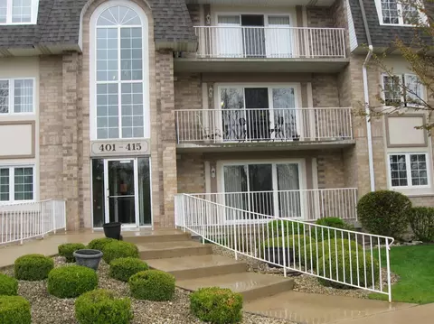 401 Swan Dr #1-B, Dyer, IN 46311 photo 1