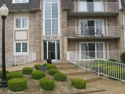 401 Swan Dr #1-B, Dyer, IN 46311 photo 2
