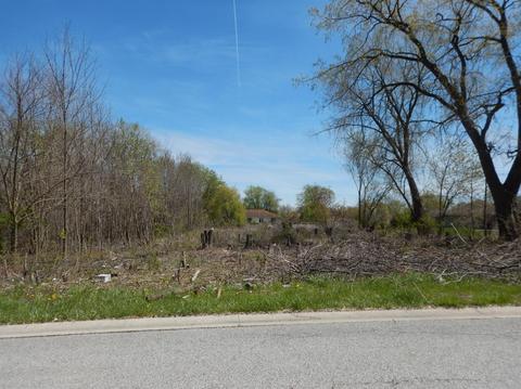 1055 N Harvey St, Griffith, IN 46319 photo 2