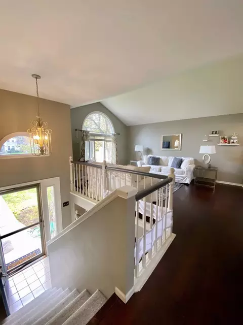 796 Cove Cir, Porter, IN 46304 photo 3
