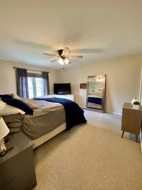 796 Cove Cir, Porter, IN 46304 photo 15